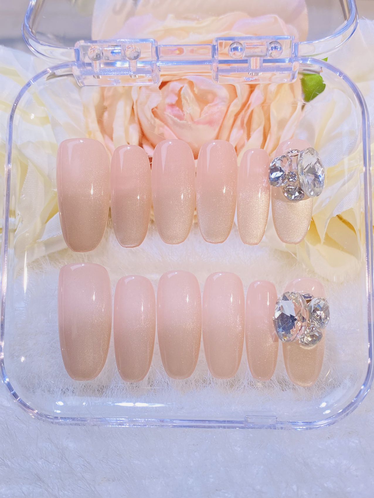(325) オーロラチャーム