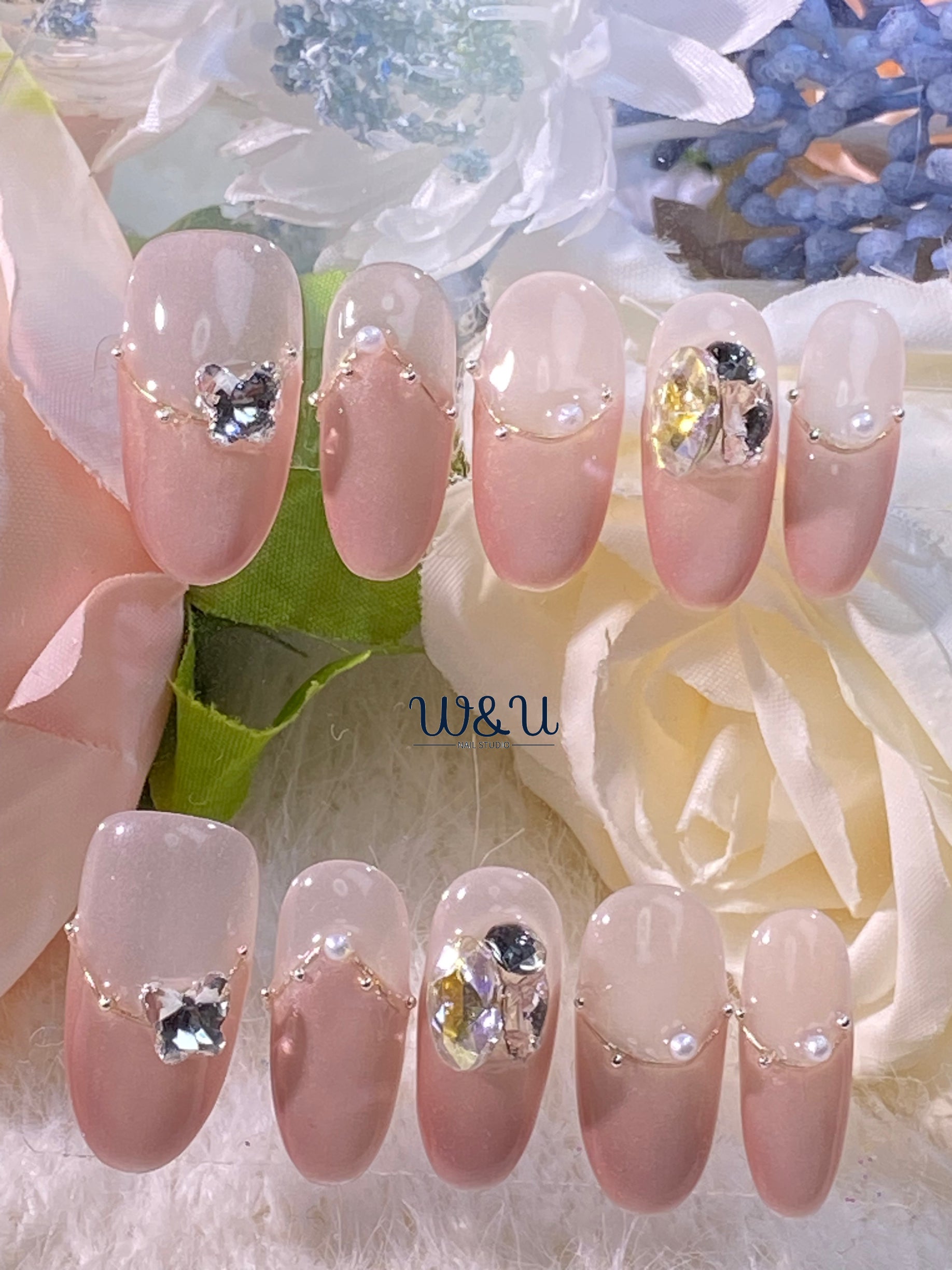 ネイルチップ ワンホン フレンチ クリアストーン ビジュー うるうる ネイルチップ ワンホン フレンチ クリアストーン ビジュー うるうる